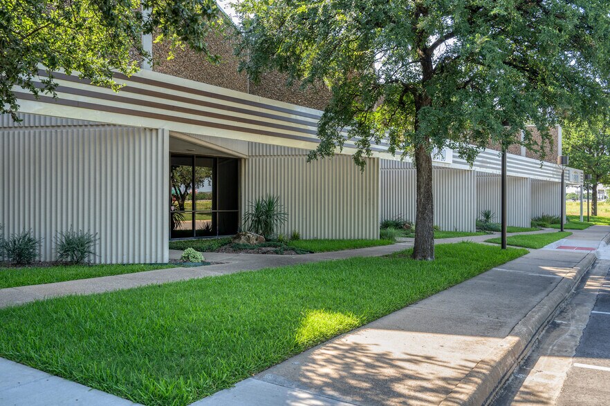 8330-8344 Sterling St, Irving, TX à louer - Photo de l’immeuble – Image 3 sur 10