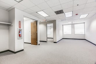 6851 NE Loop 820, North Richland Hills, TX à louer Photo intérieure– Image 1 sur 7