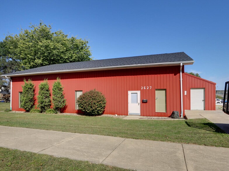 2627 Cedar St, Quincy, IL à vendre - Photo de l’immeuble – Image 2 sur 15