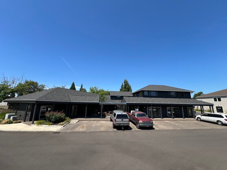 1925 Bailey Hill Rd, Eugene, OR à louer - Photo de l’immeuble – Image 1 sur 9