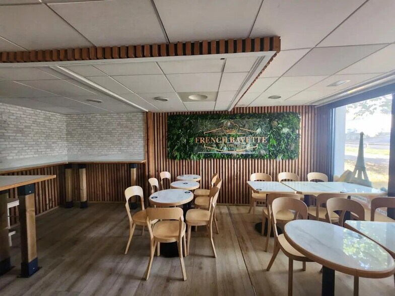 Local commercial dans Montpellier à louer - Photo de l’immeuble – Image 2 sur 9