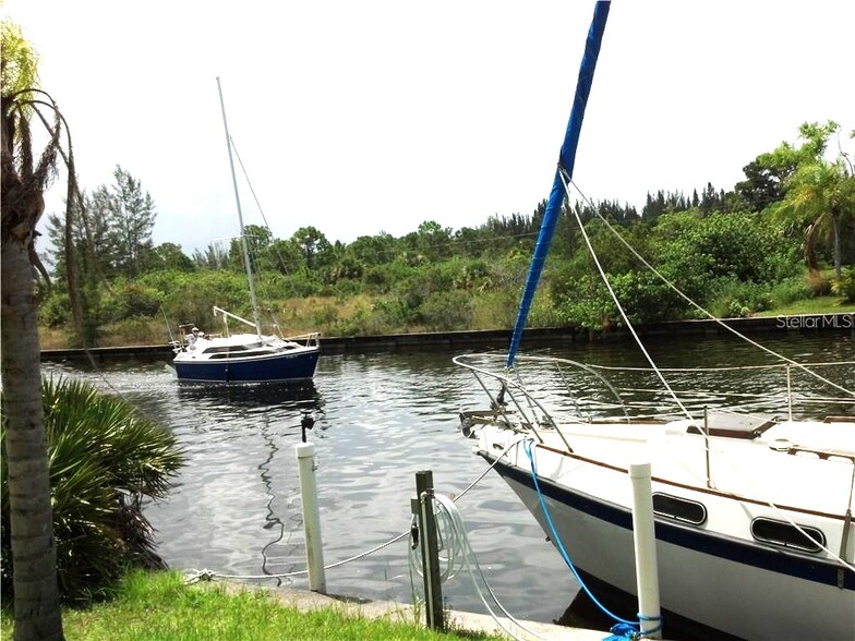 15001 Appleton Blvd, Port Charlotte, FL à vendre - Photo de l’immeuble – Image 3 sur 18