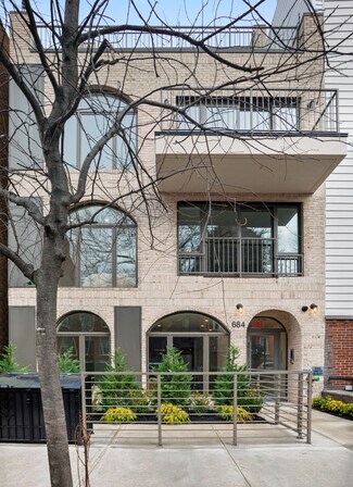 Plus de détails pour 684 Leonard St, Brooklyn, NY - Logement à vendre