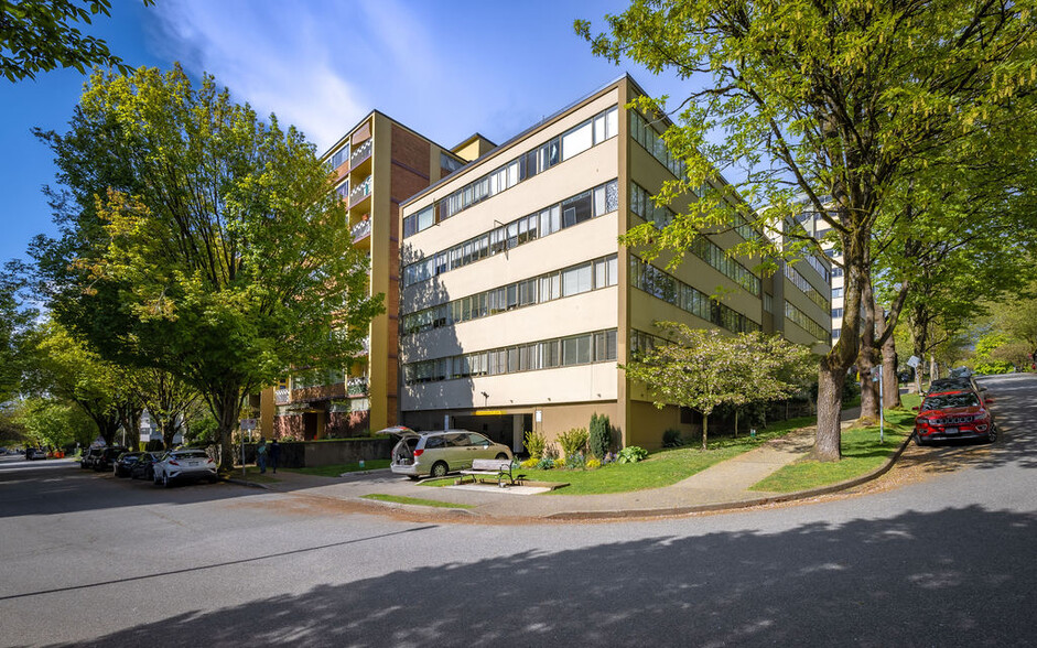 1315 Broughton St, Vancouver, BC à vendre - Photo de l’immeuble – Image 3 sur 7