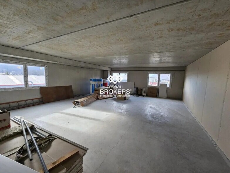 Bureau dans Gilly-sur-Isère à louer - Photo de l’immeuble – Image 1 sur 5
