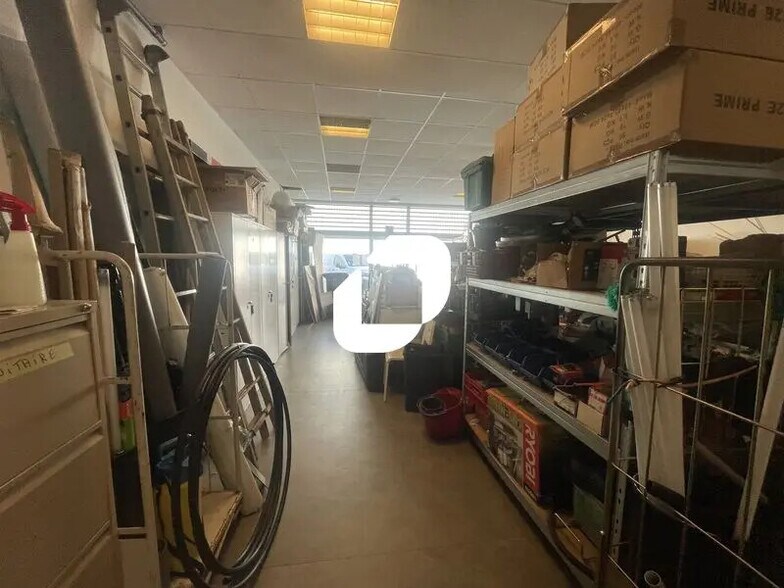 Local d’activités dans Bordeaux à louer - Photo de l’immeuble – Image 3 sur 7