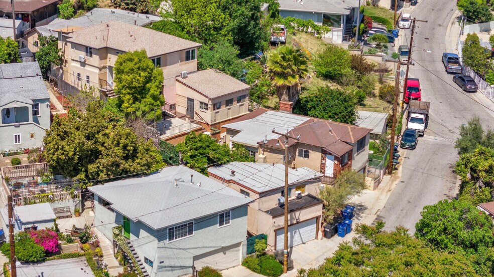 3733 Bostwick St, Los Angeles, CA à vendre - Photo de l’immeuble – Image 3 sur 26