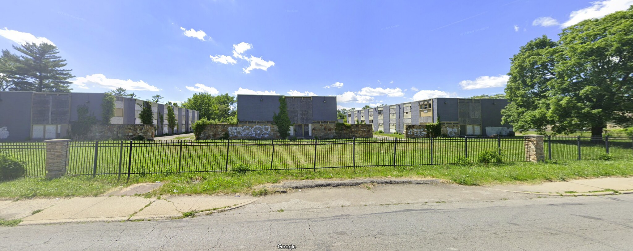 5080 Roselawn Dr, Indianapolis, IN à vendre Photo de l’immeuble– Image 1 sur 15