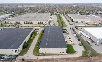 12225 Oakland Park Boulevard, Highland Park, MI à louer Photo de l’immeuble– Image 1 sur 3