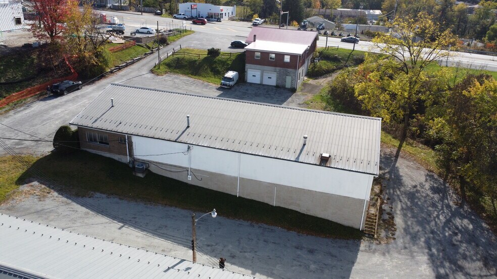 76 Clair St, Irwin, PA à louer - Photo de l’immeuble – Image 3 sur 10