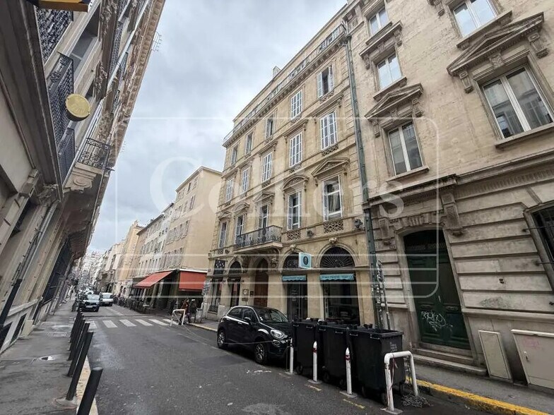 Bureau dans Marseille à louer - Photo de l’immeuble – Image 1 sur 6