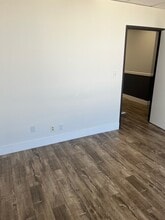 15720 Ventura Blvd, Encino, CA à louer Photo intérieure– Image 1 sur 3