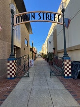 250 Main St, San Mateo, CA à louer Photo de l’immeuble– Image 1 sur 10