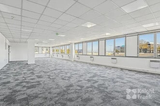 5 Boulevard Des Bouvets, Nanterre à louer Photo intérieure– Image 1 sur 4