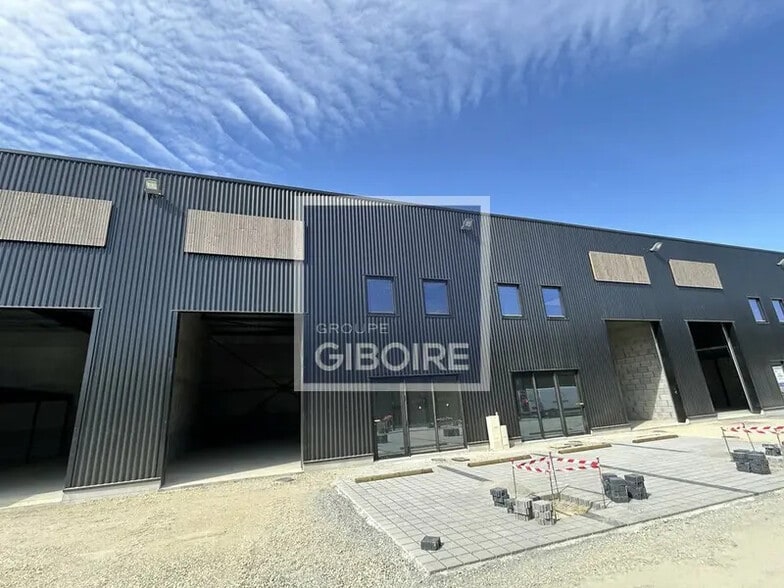 Industriel/Logistique dans La Mézière à vendre - Photo de l’immeuble – Image 1 sur 6