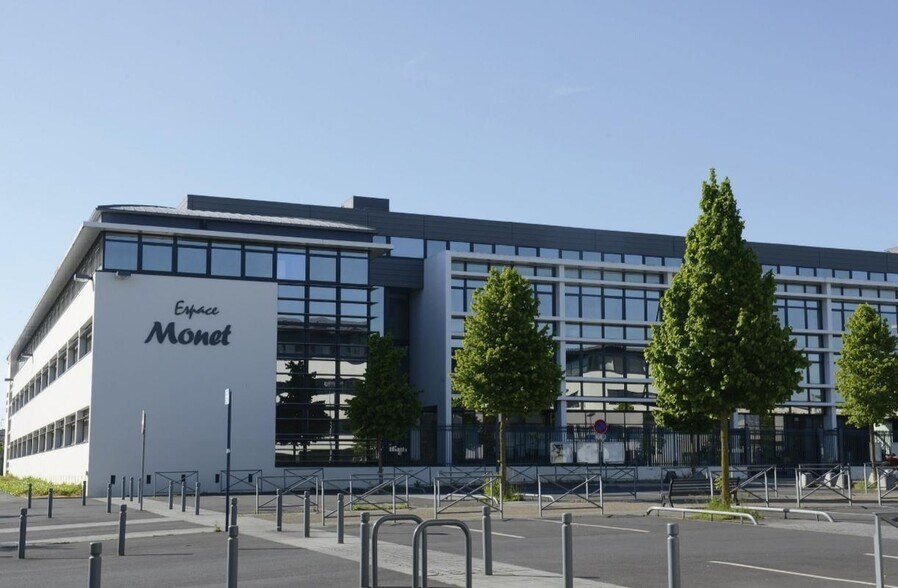 Bureau dans Caen à louer - Photo de l’immeuble – Image 3 sur 13