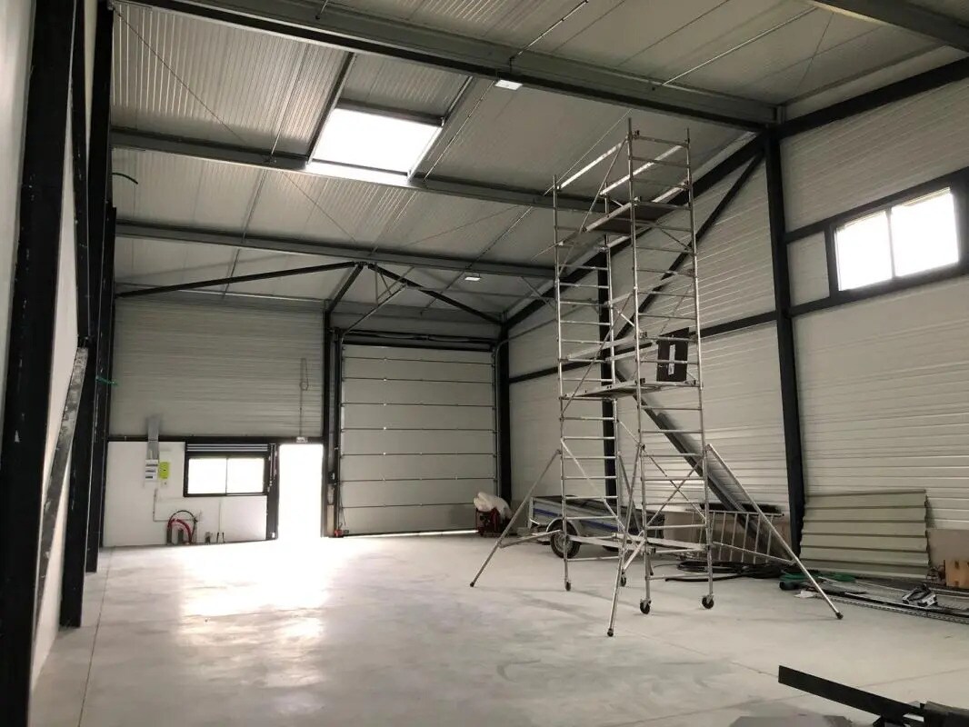 Industriel/Logistique dans Sainte-Maxime à louer Photo intérieure– Image 1 sur 5