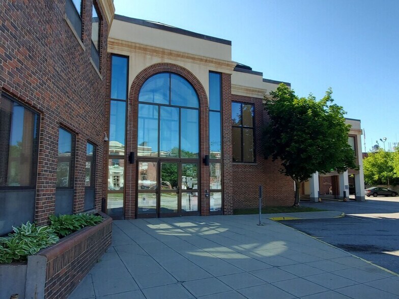 20 Central Sq, Keene, NH à louer - Photo de l’immeuble – Image 1 sur 15