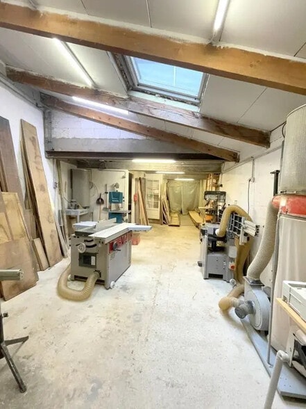 Local commercial dans Maisons-Laffitte à louer - Photo intérieure – Image 3 sur 7