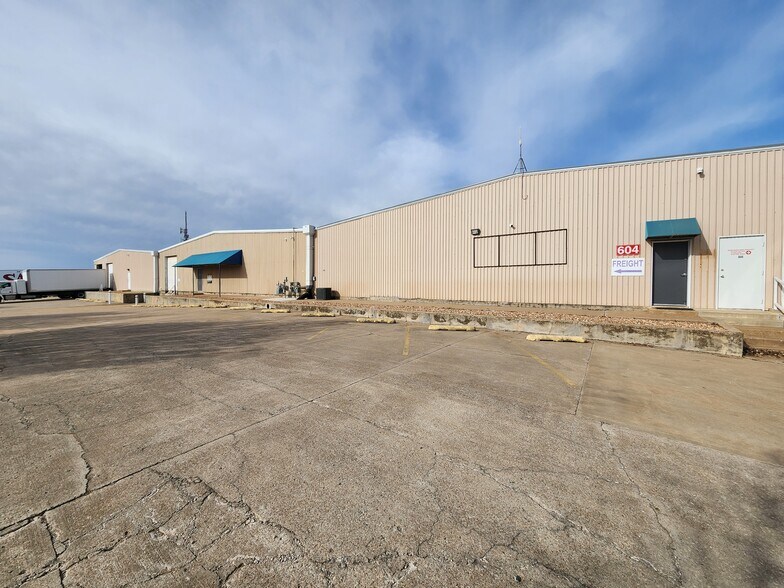 502-608 N Redbud Ave, Broken Arrow, OK à louer - Photo de l’immeuble – Image 3 sur 8