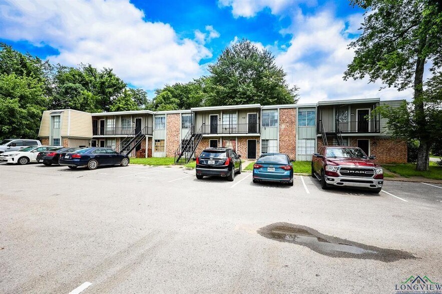 222 W Gilmer St, Big Sandy, TX à vendre - Photo de l’immeuble – Image 2 sur 13