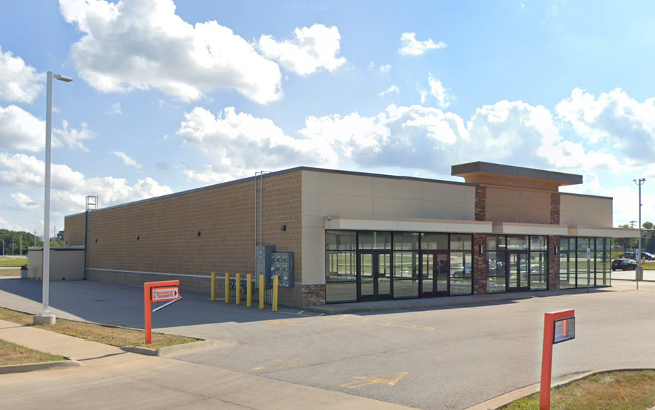 1210 18th St, Silvis, IL à louer - Photo de l’immeuble – Image 3 sur 3