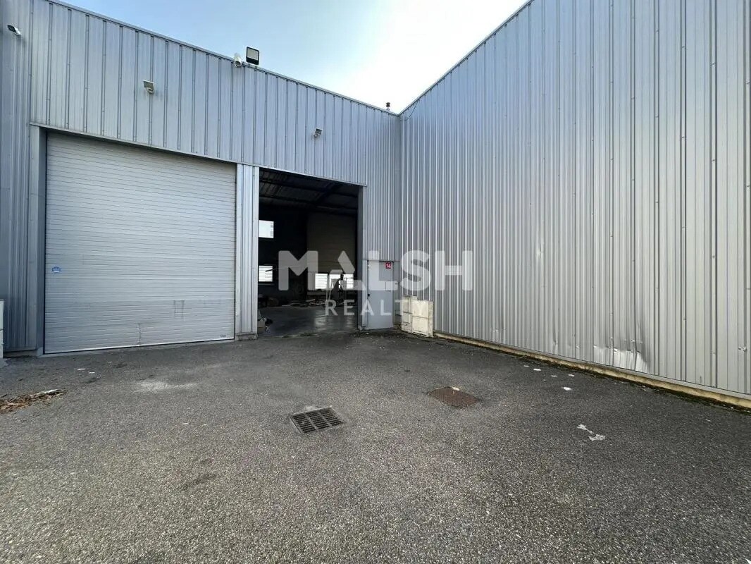 Local d’activités dans Vénissieux à louer Photo de l’immeuble– Image 1 sur 10