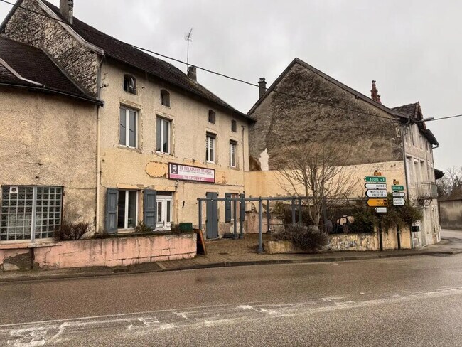 Plus de détails pour Local commercial à vendre