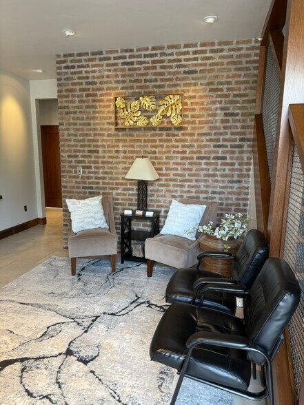 1098-1100 E South Union Ave, Midvale, UT à louer - Photo de l’immeuble – Image 1 sur 25