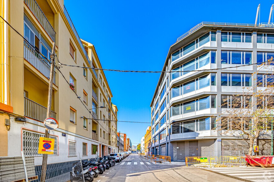 Carrer del Gall, 20-22, Esplugues de Llobregat, Barcelona à louer - Photo de l’immeuble – Image 3 sur 3