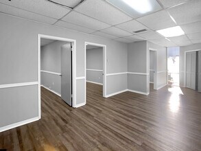 574 Azalea Rd, Mobile, AL à louer Photo intérieure– Image 2 sur 8