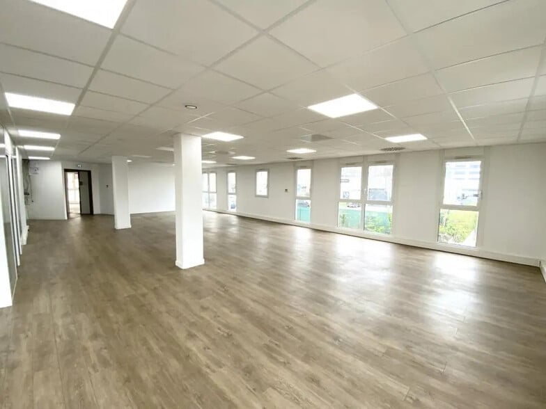 213 Rue De Gerland, Lyon à louer - Photo de l’immeuble – Image 3 sur 8