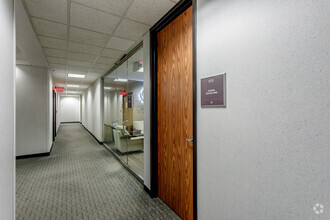 9225 Indian Creek Pky, Overland Park, KS à louer Photo intérieure– Image 1 sur 6