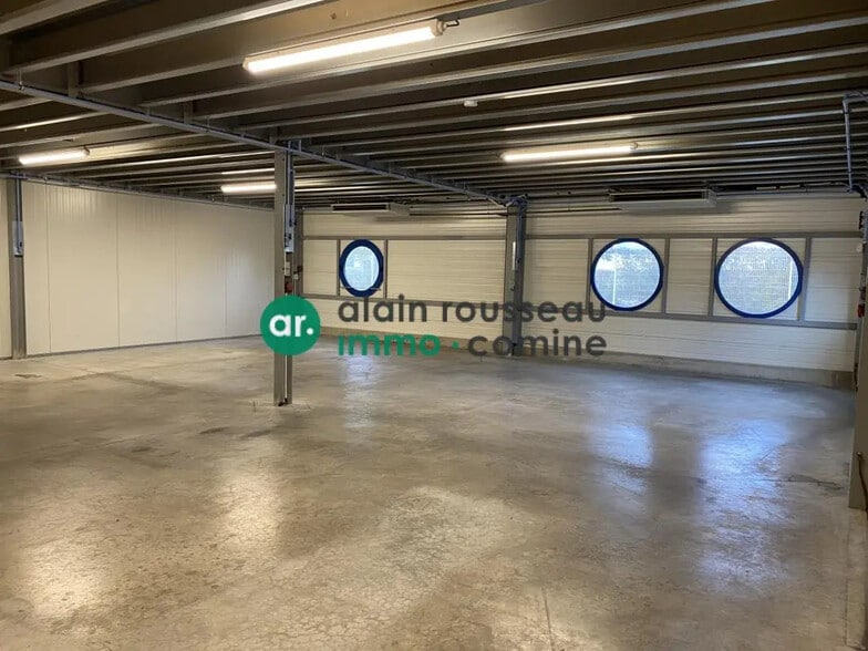 Local d'activités dans Mozé-sur-Louet à vendre - Photo de l’immeuble – Image 3 sur 6