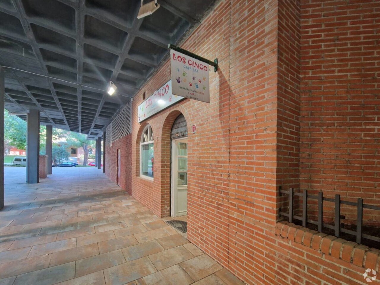 Local commercial dans Tres Cantos, Madrid à louer Photo intérieure– Image 1 sur 2