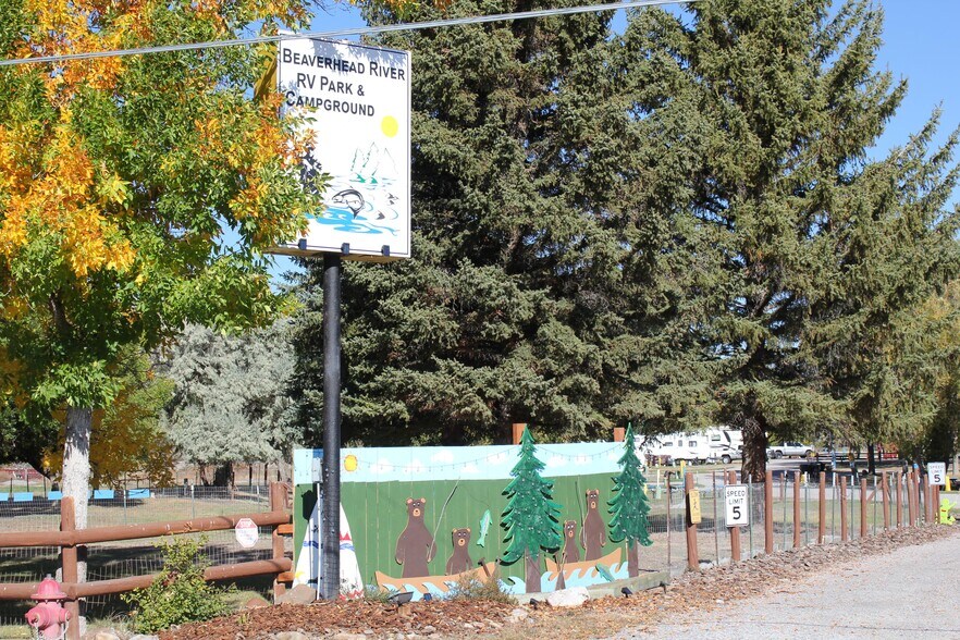 735 W Park St, Dillon, MT à vendre - Photo de l’immeuble – Image 2 sur 23