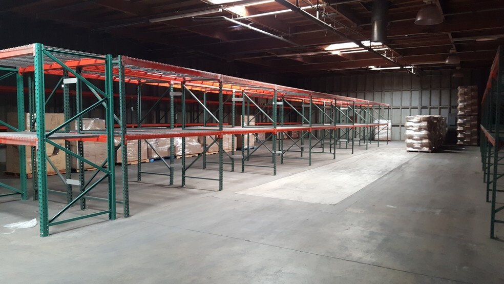 1689 E Mission Blvd, Pomona, CA à vendre - Photo intérieure – Image 3 sur 7