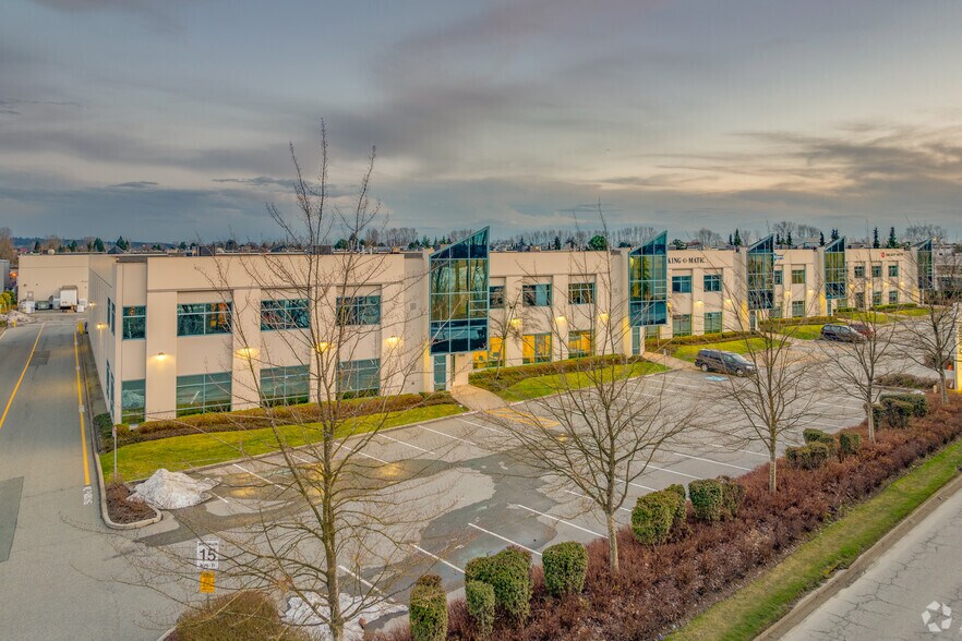 1480-1492 Cliveden Ave, Delta, BC à louer - Photo principale – Image 1 sur 5