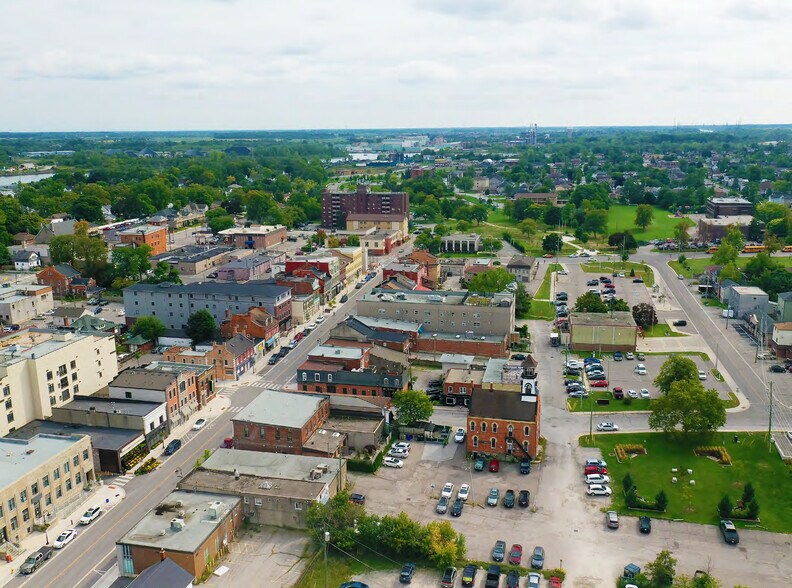 4 Pine St N, Thorold, ON à vendre - Aérien – Image 3 sur 20