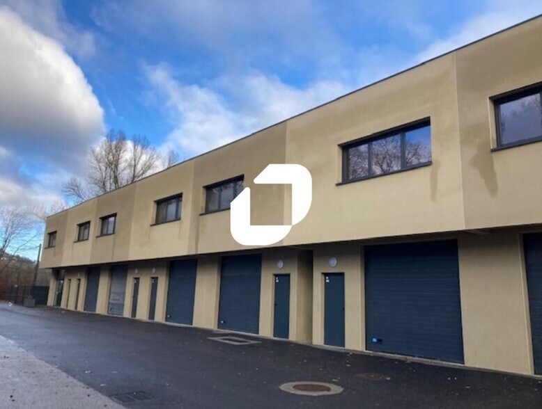 Local d’activités dans Neuville-sur-Saône à louer - Photo de l’immeuble – Image 1 sur 12