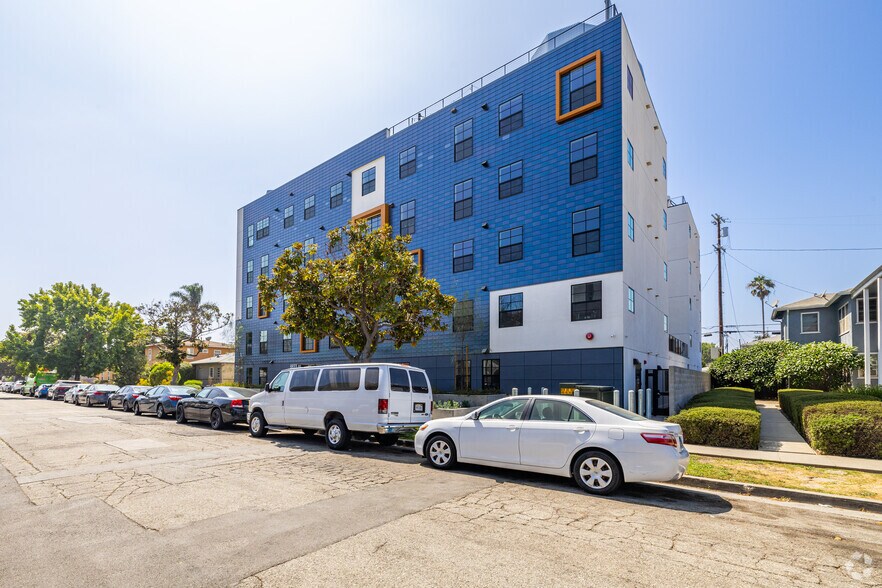 8833 Reading Ave, Los Angeles, CA à vendre - Photo principale – Image 1 sur 3