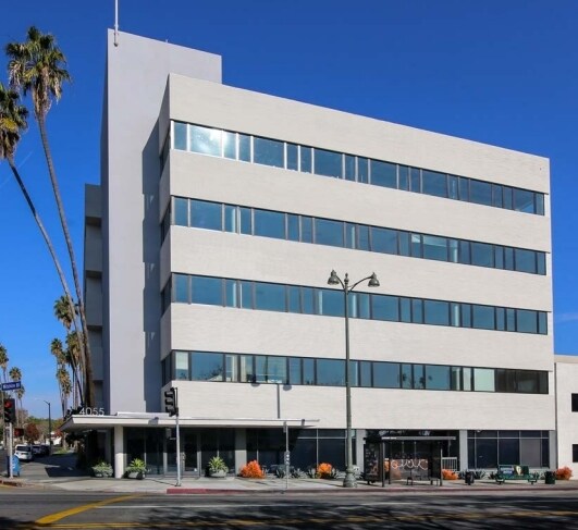 4055 Wilshire Blvd, Los Angeles, CA à louer - Photo de l’immeuble – Image 3 sur 9