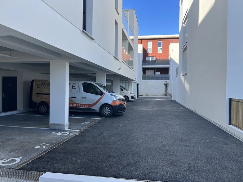 83 Avenue Montaigne, Saint-Médard-en-Jalles à vendre - Photo de l’immeuble – Image 3 sur 8