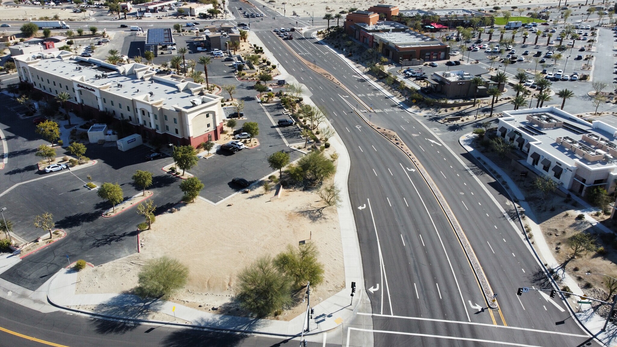 Gerald Ford Dr, Palm Desert, CA à vendre Photo principale– Image 1 sur 3