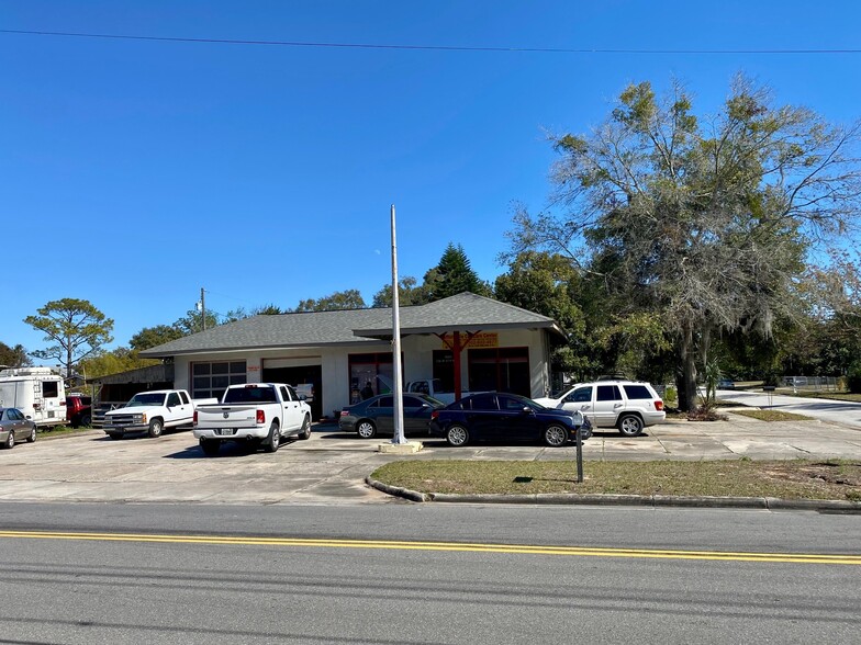1015 S Grove St, Eustis, FL à vendre - Photo de l’immeuble – Image 3 sur 6