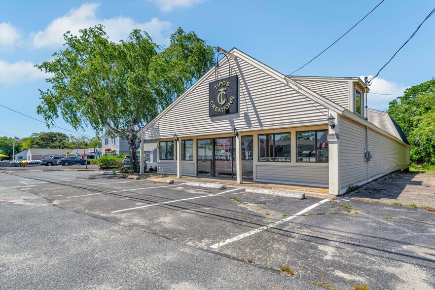 28 Main St, Dennis Port, MA à vendre - Photo de l’immeuble – Image 2 sur 32
