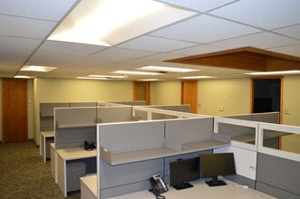 4010 76th Ave NW, Edmonton, AB à louer Photo intérieure– Image 2 sur 9