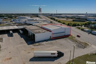 625 W Bridgers Ave, Auburndale, FL à louer Photo de l’immeuble– Image 2 sur 15