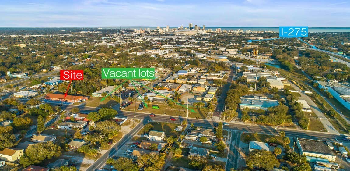 558 28th St S, Saint Petersburg, FL à louer Photo principale– Image 1 sur 4