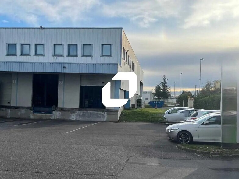 66 Avenue Des Freres Montgolfier, Genas à louer - Photo de l’immeuble – Image 2 sur 21